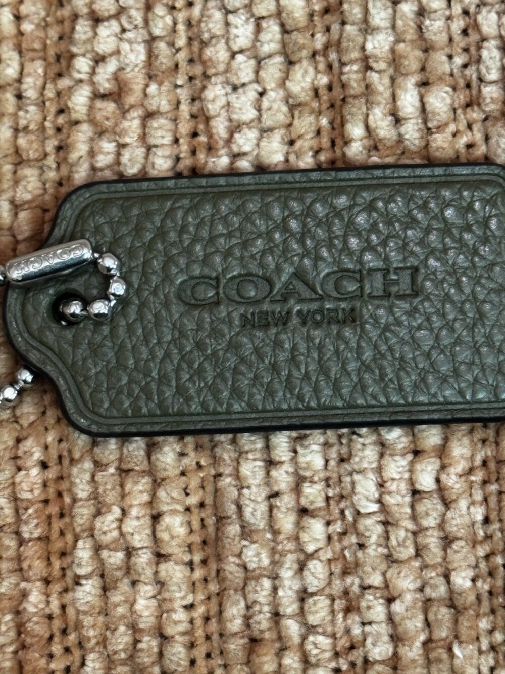 Coach NEW Pebble Leather X-Large Amazon Green Hang Tag w/ Gold Chain